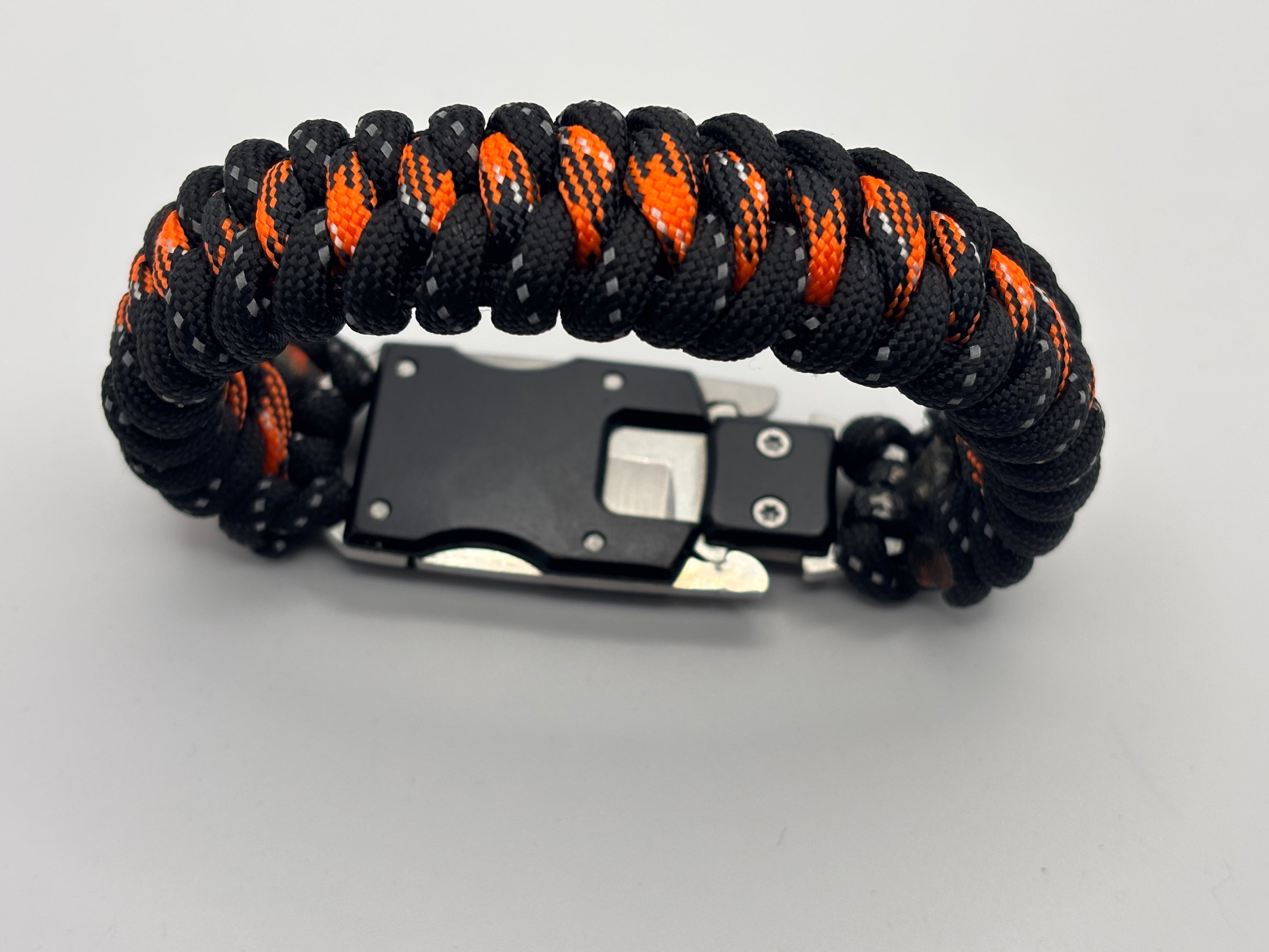 Dragon Tooth Weave Paracord Bracelet with Knife Clasp-Blk/Org image 0