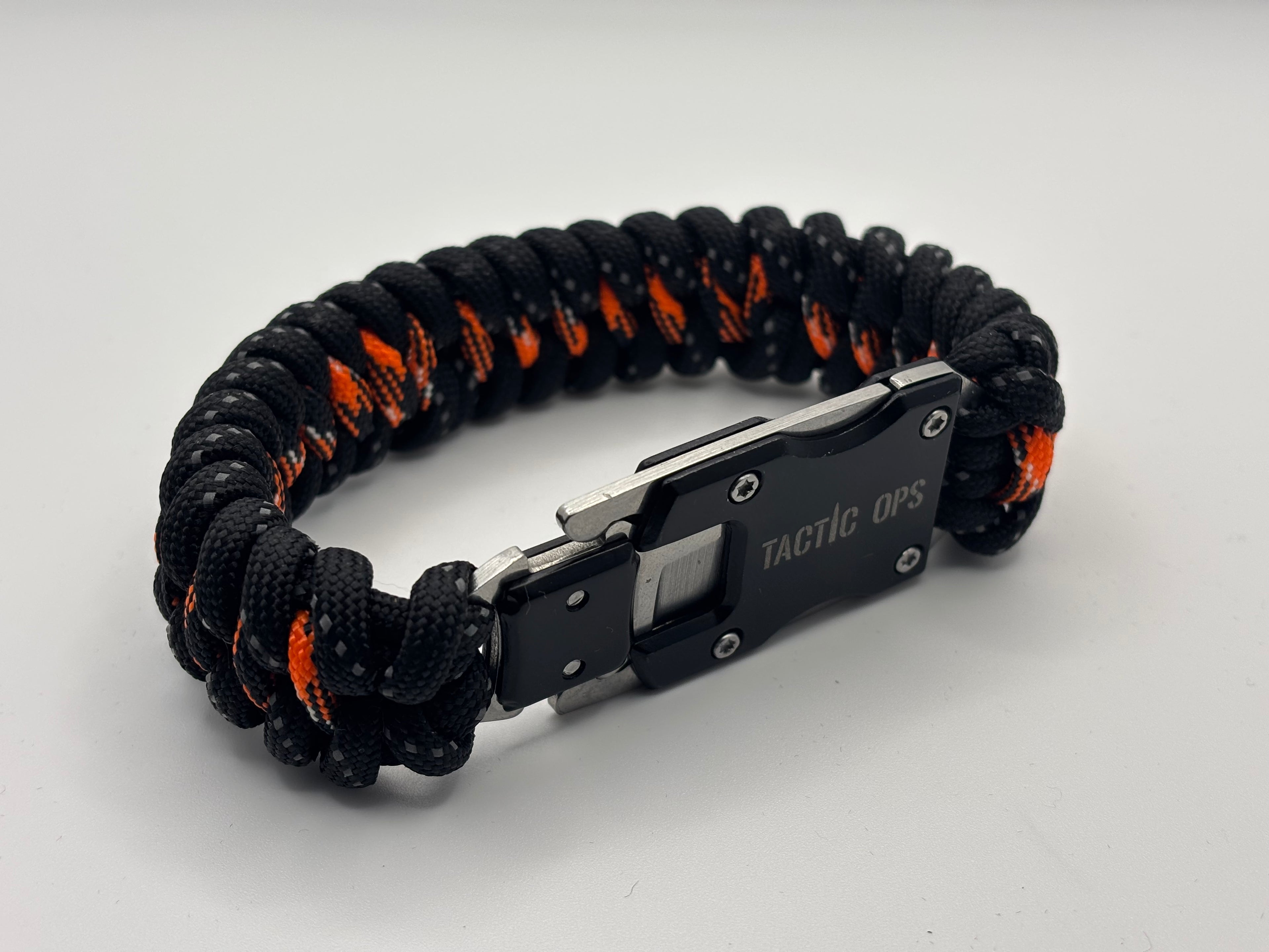 Dragon Tooth Weave Paracord Bracelet with Knife Clasp-Blk/Org image 1