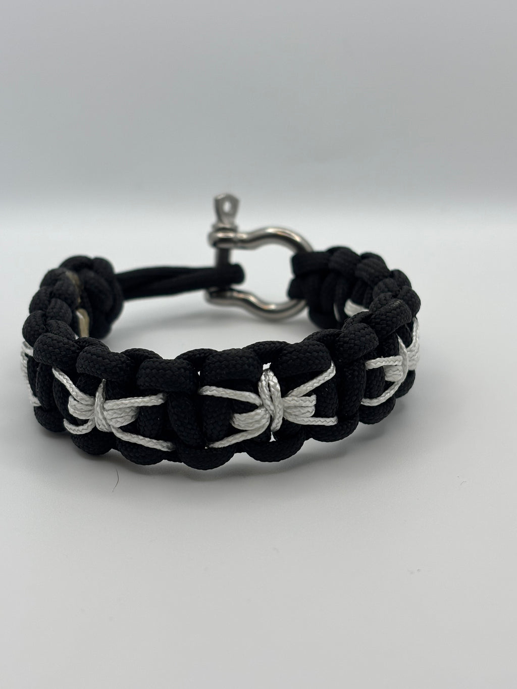 Cobra Weave with Spider Stitch Paracord Bracelet – Metal Horseshoe Clasp image 1