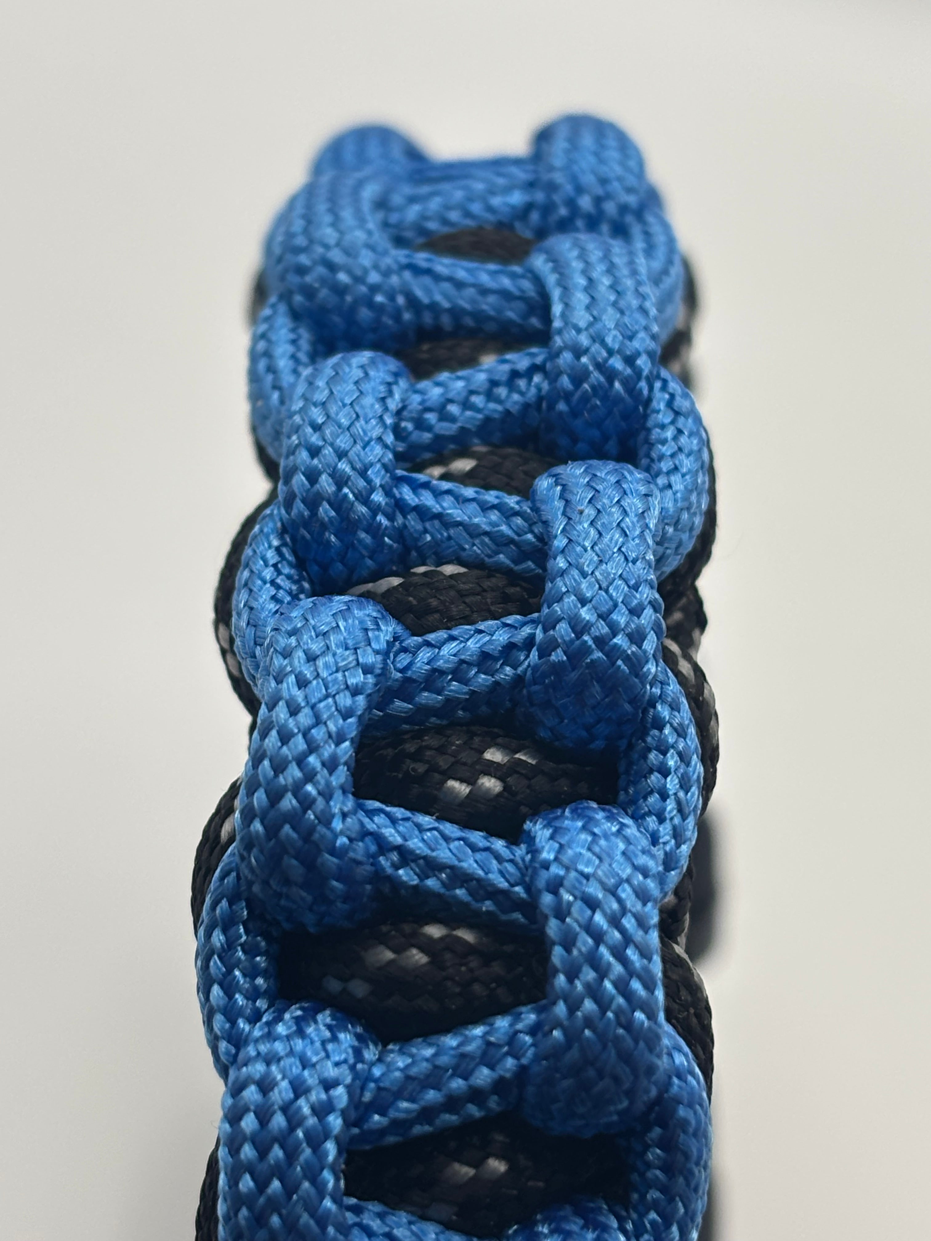 Handmade Back-to-Back Cobra Knot Paracord Bracelet – Blue & Black image 3
