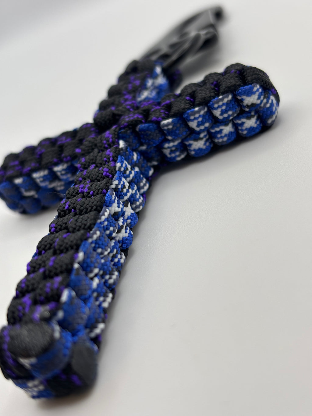 Handmade Square Knot Cross Paracord Keychain – Black & Blue image 0