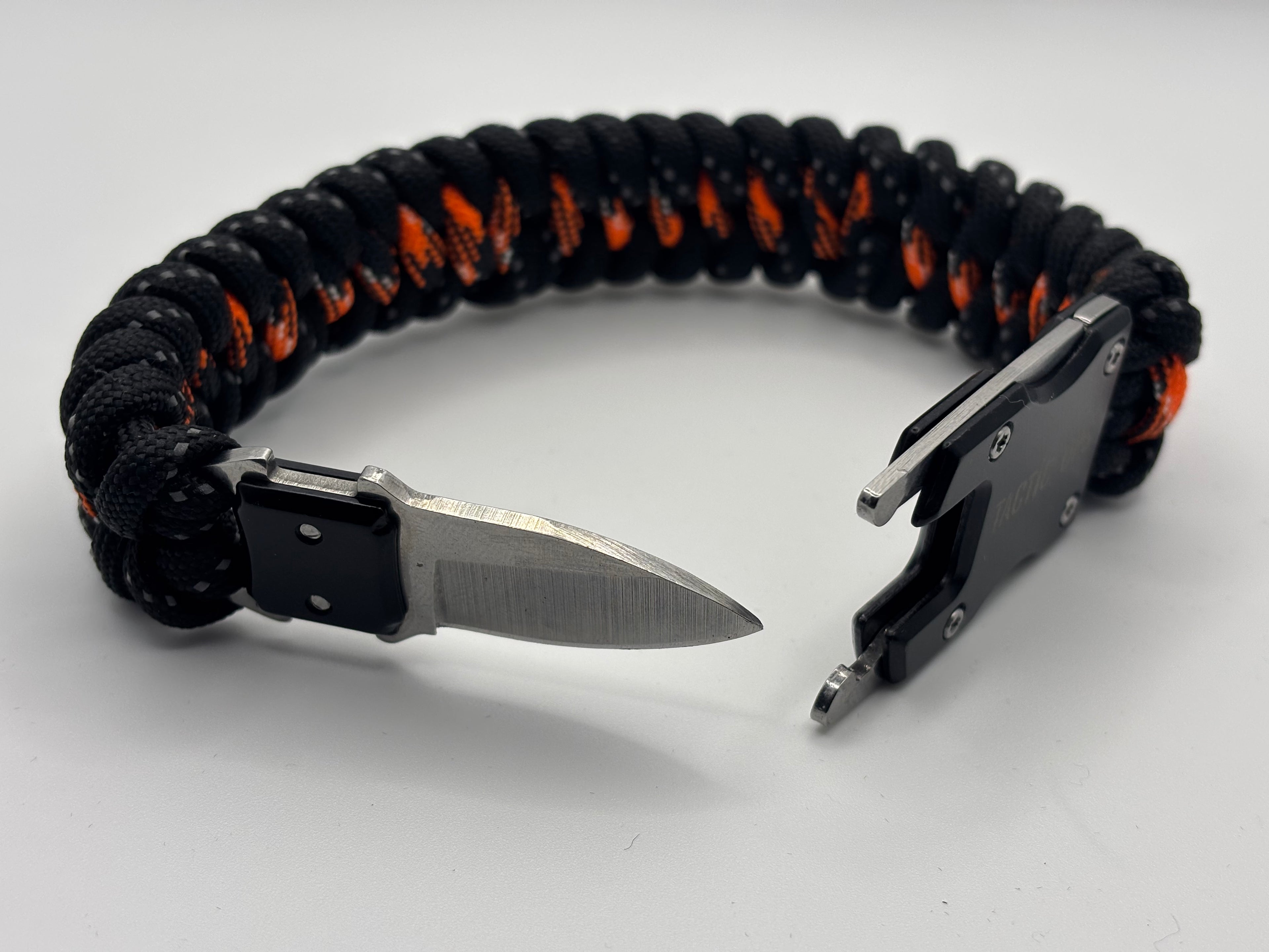 Dragon Tooth Weave Paracord Bracelet with Knife Clasp-Blk/Org image 2
