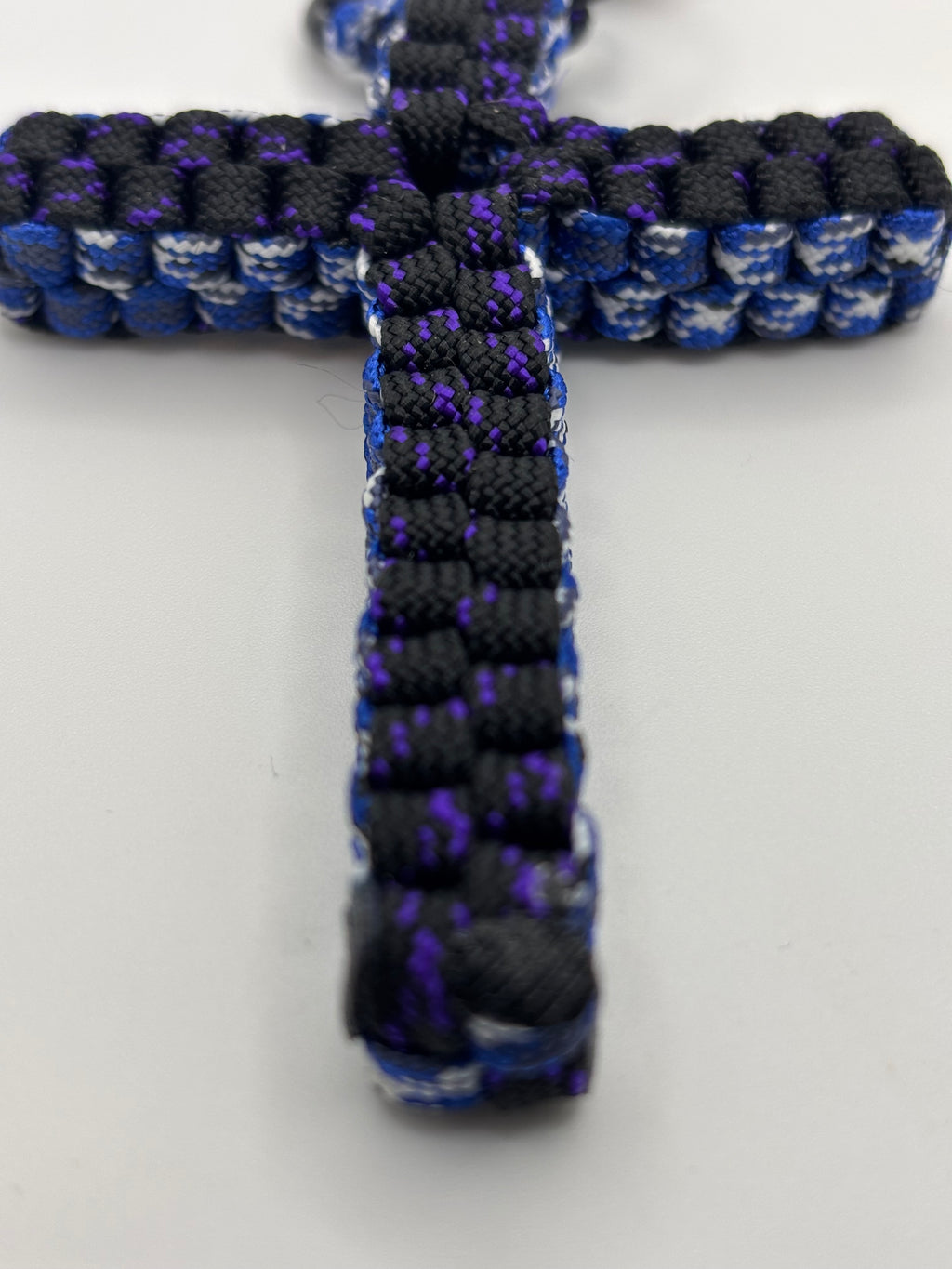 Handmade Square Knot Cross Paracord Keychain – Black & Blue image 1