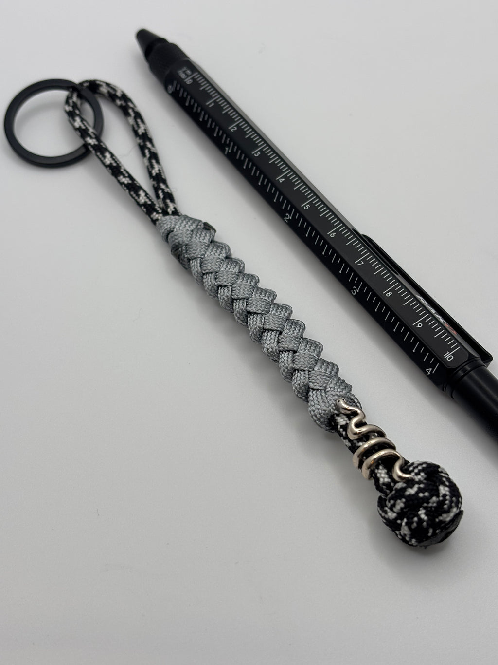 Handmade Snake Bead Paracord Keychain – Grey image 3