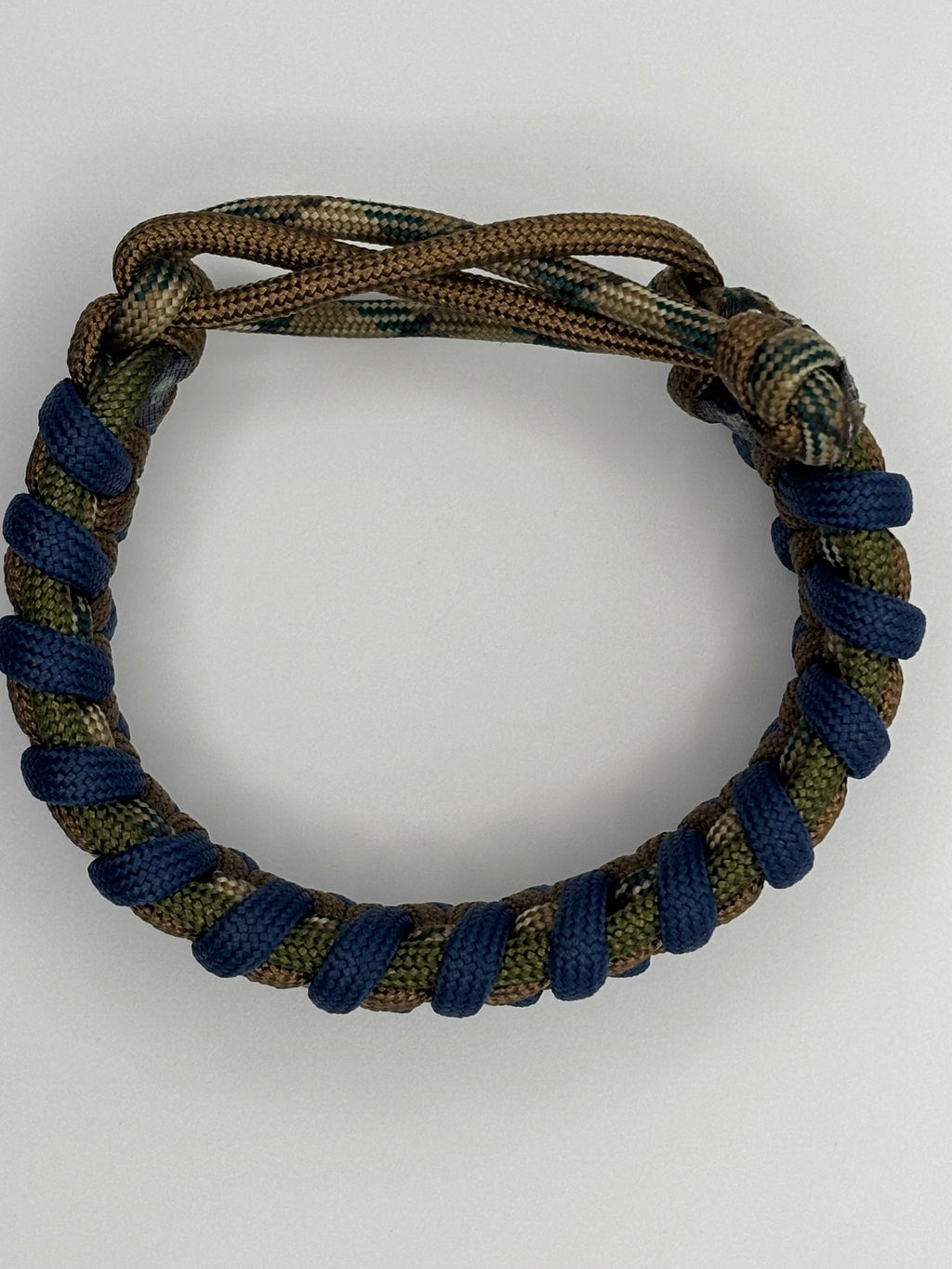 Handmade Cobra Quiver Paracord Bracelet – Adjustable Knot Clasp