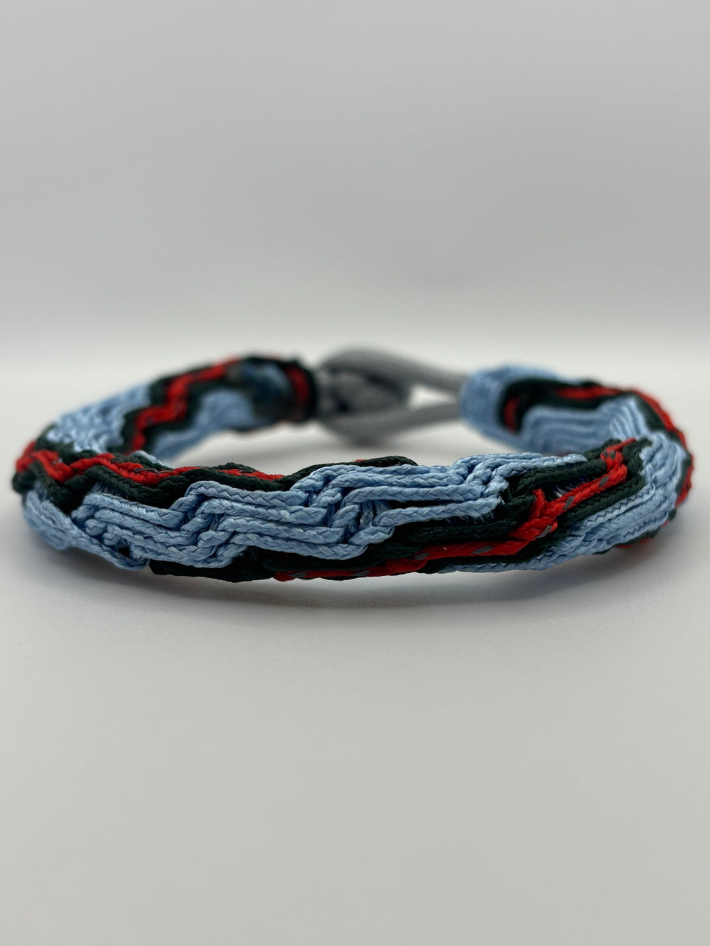 Handmade Vortex Paracord Bracelet – Adjustable Knot Clasp