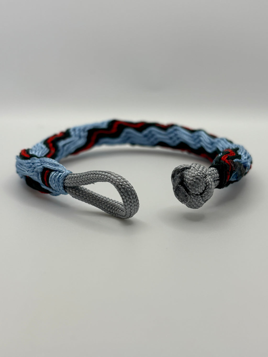 Handmade Vortex Paracord Bracelet – Adjustable Knot Clasp