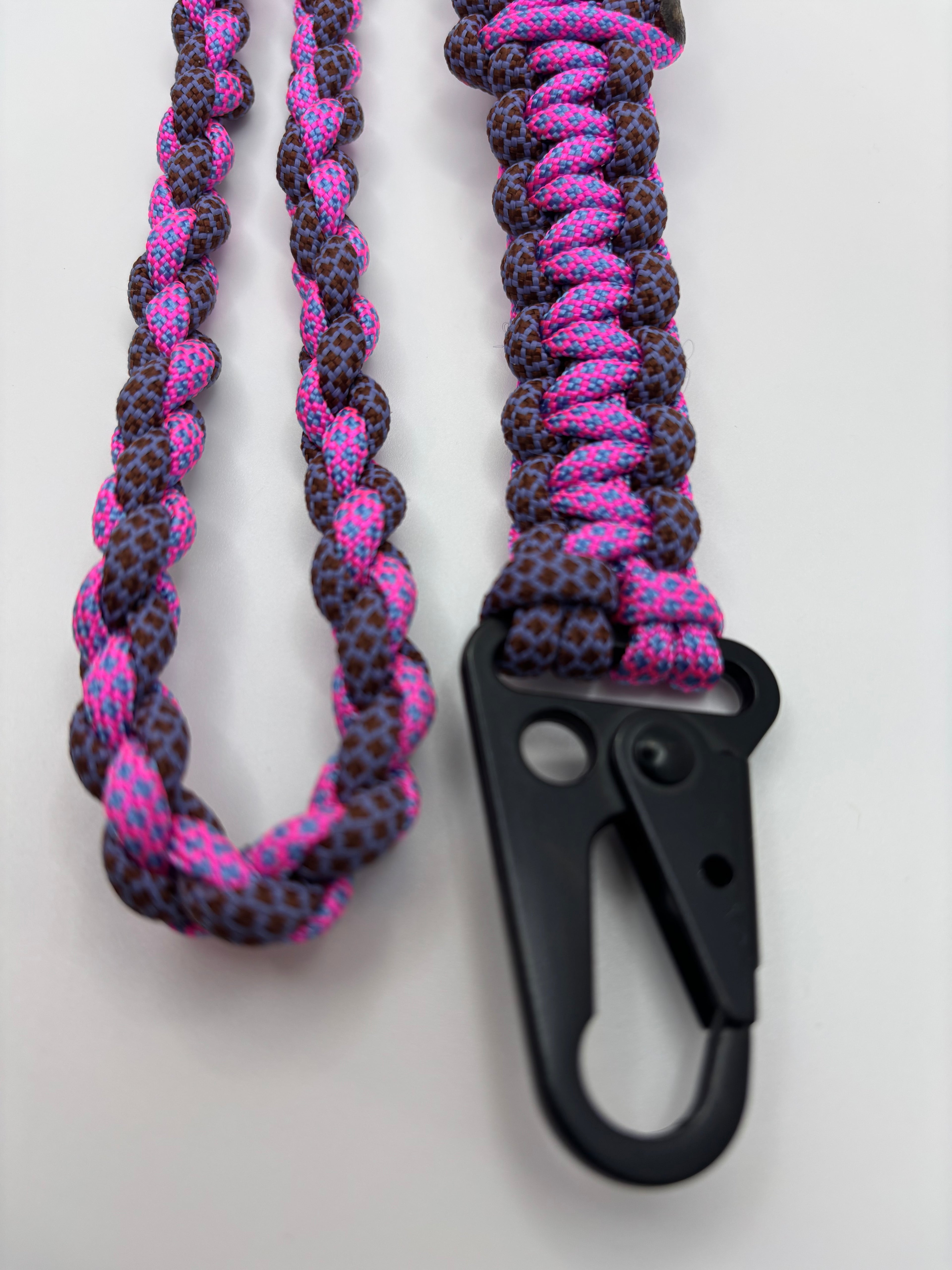Simple Paracord Lanyard – Durable Everyday Key Holder