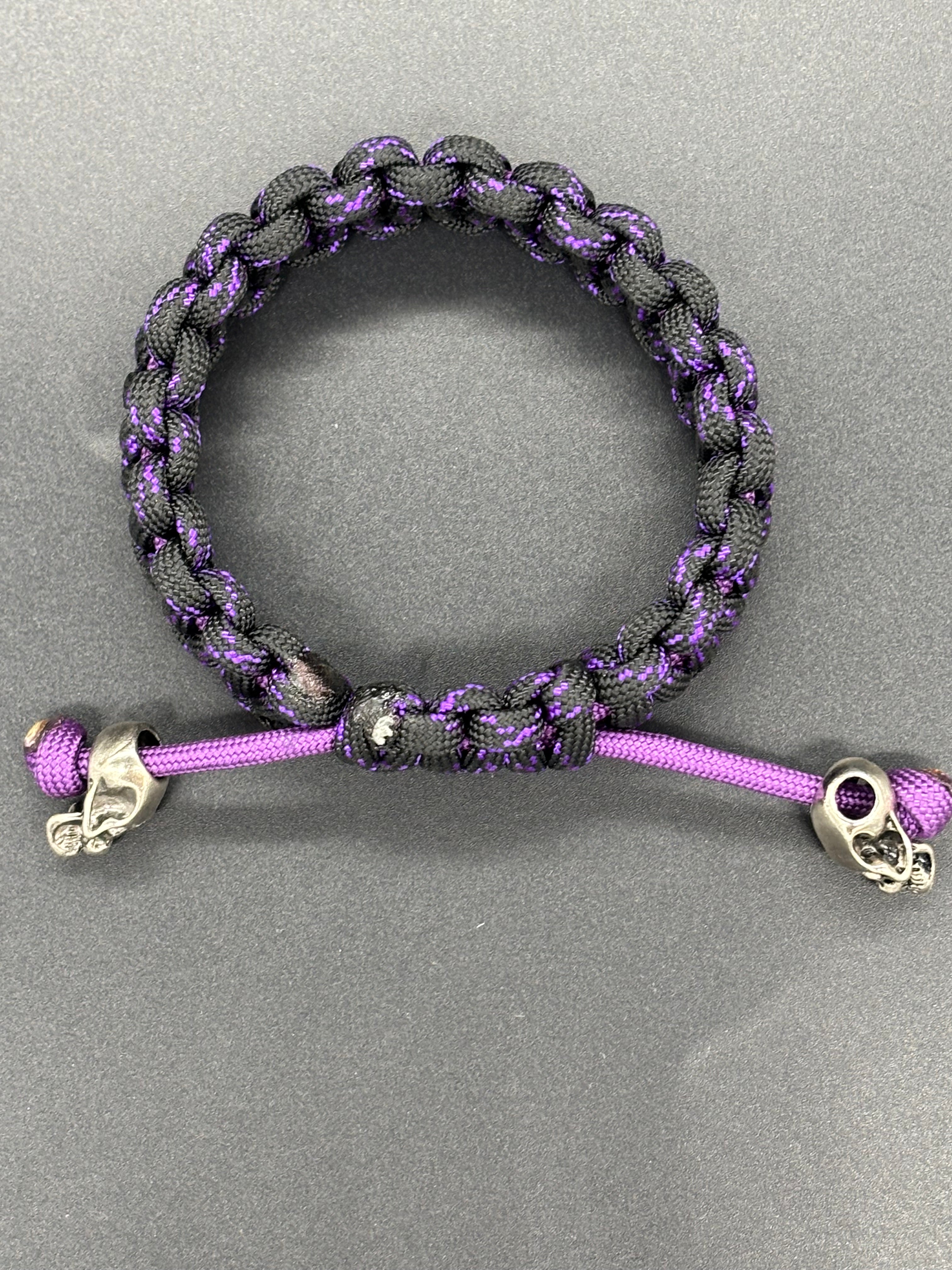 Cobra Adjustable Paracord Bracelet with Metal Skull Beads