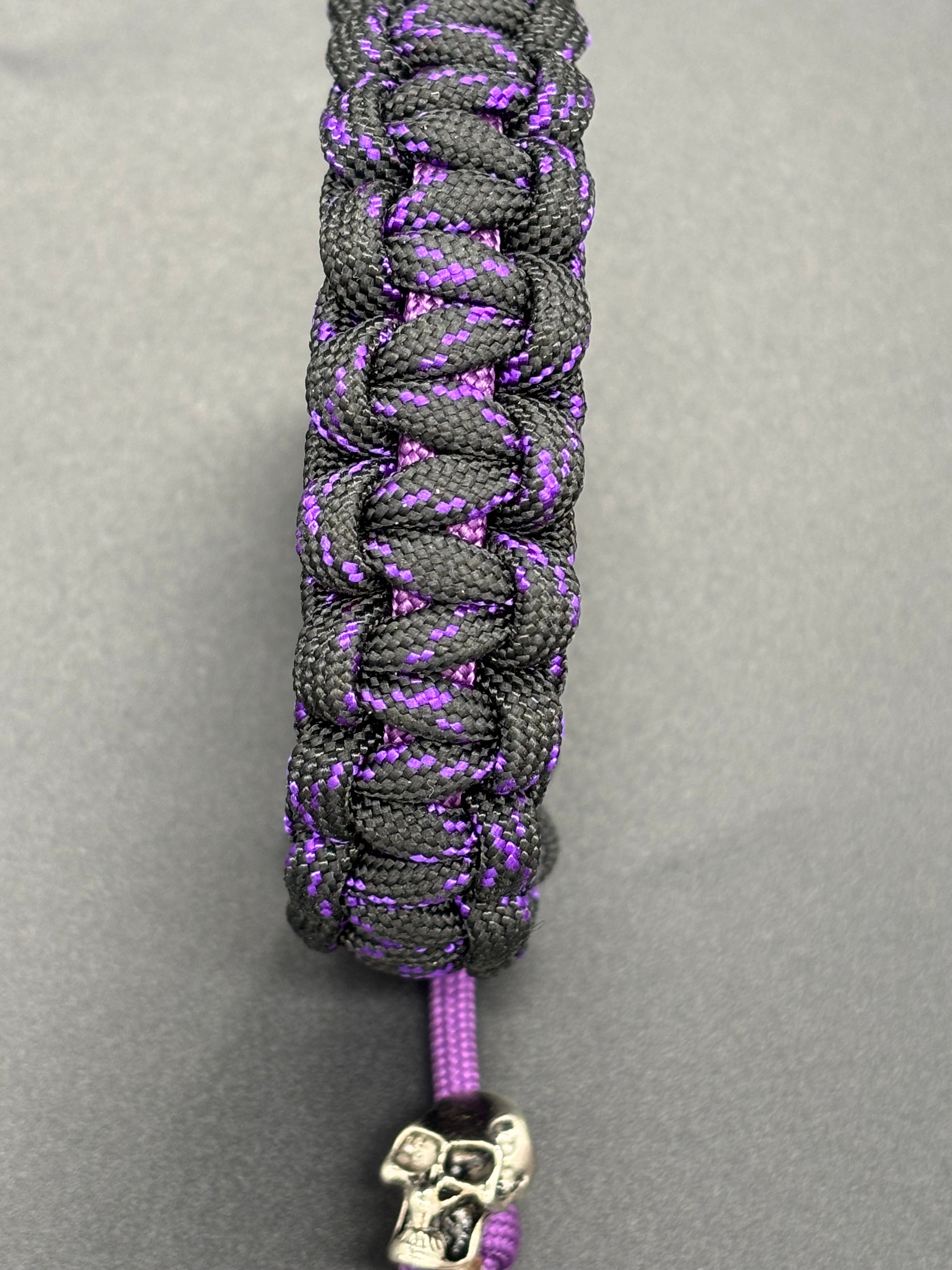 Cobra Adjustable Paracord Bracelet with Metal Skull Beads