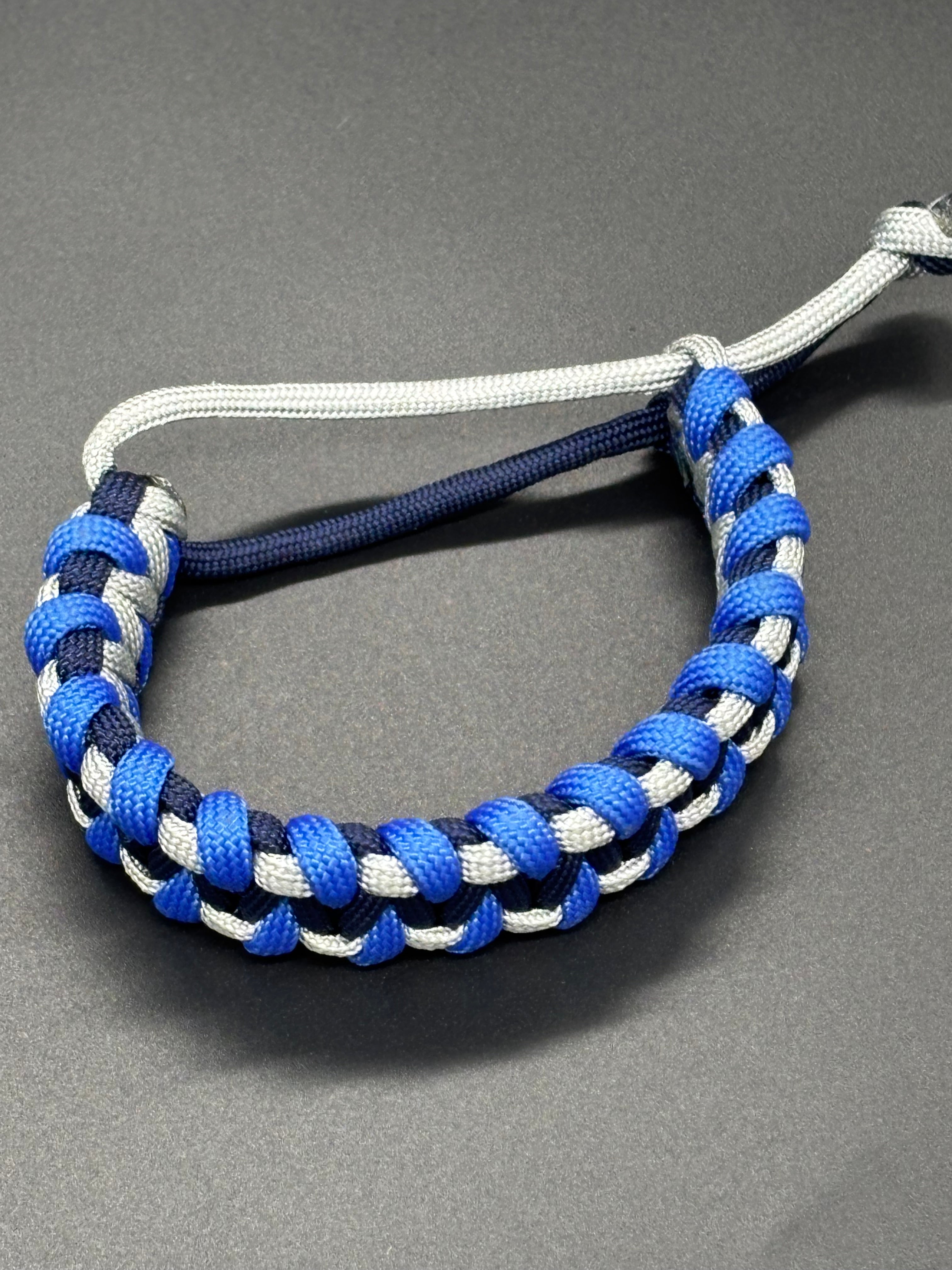 Caged Solomon Adjustable Paracord Bracelet – Blue & Silver