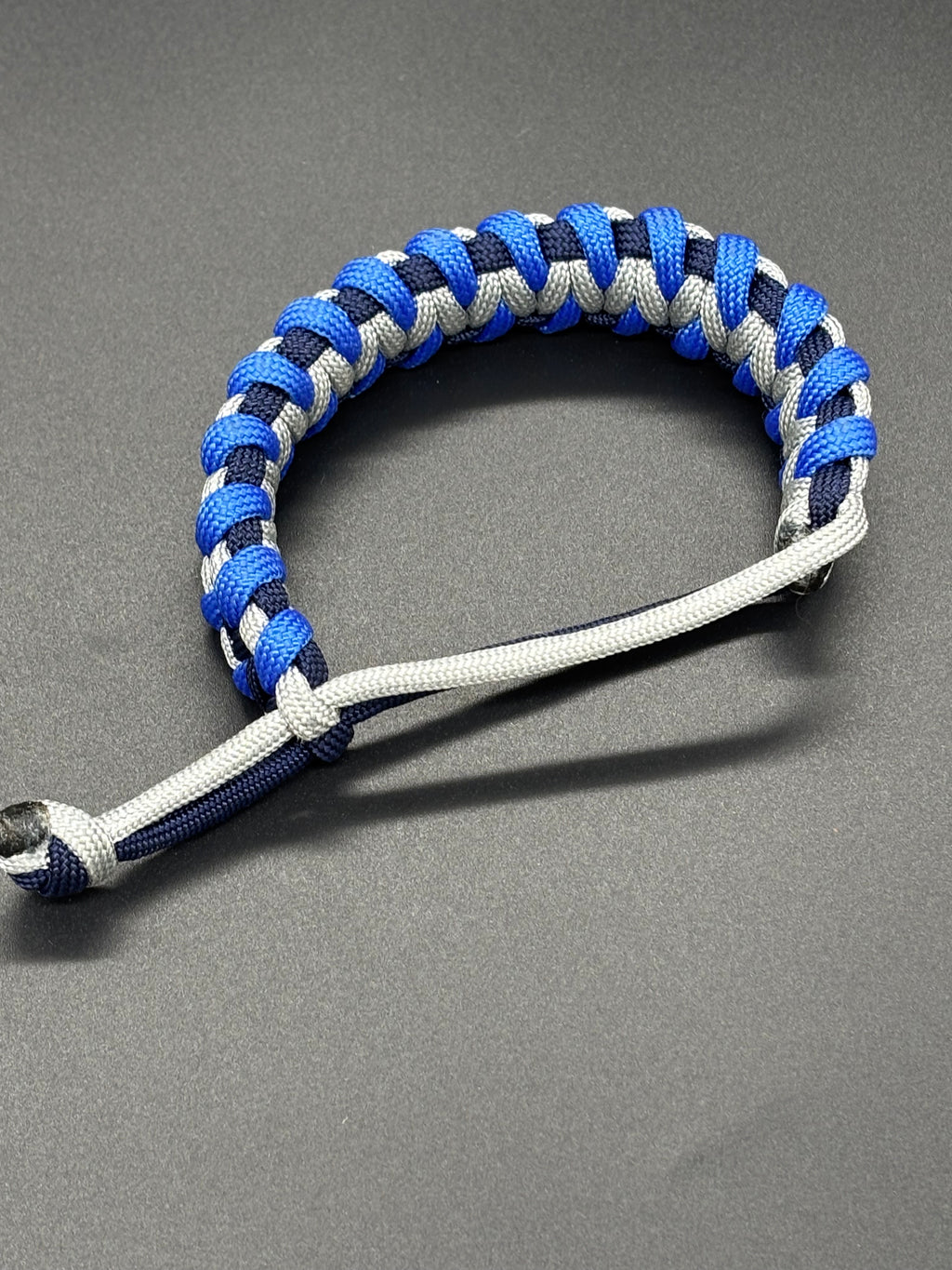 Caged Solomon Adjustable Paracord Bracelet – Blue & Silver