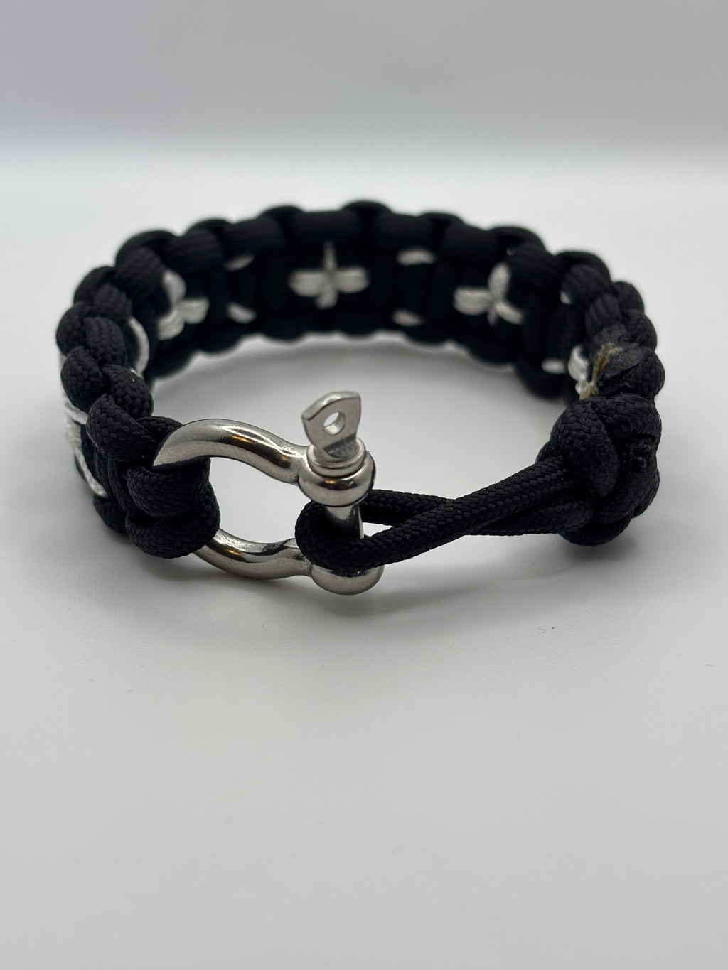 Cobra Weave with Spider Stitch Paracord Bracelet – Metal Horseshoe Clasp image 2