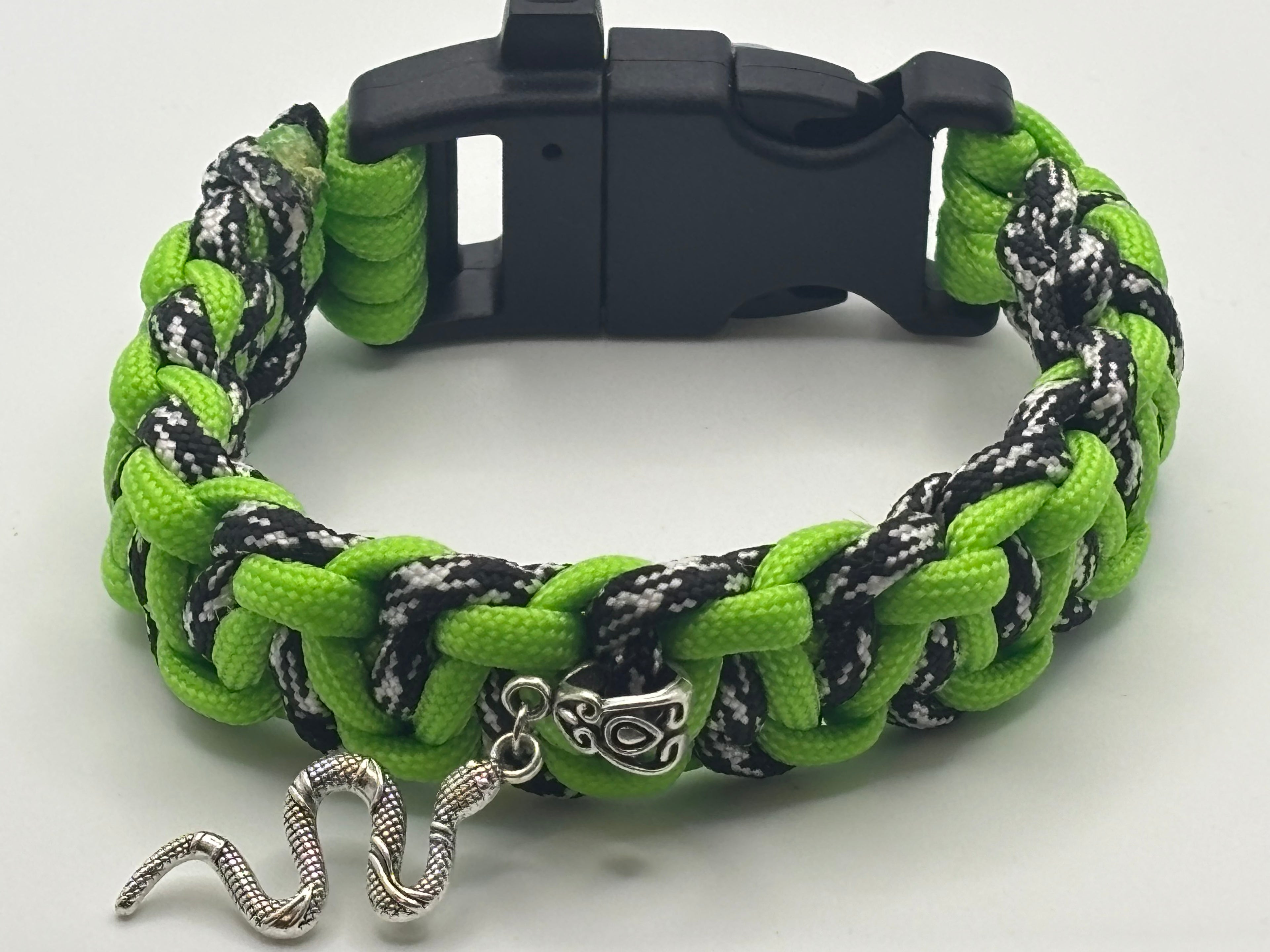 Handmade Cobra Belly Paracord Bracelet with Snake Pendant – Neon Green & Black image 2