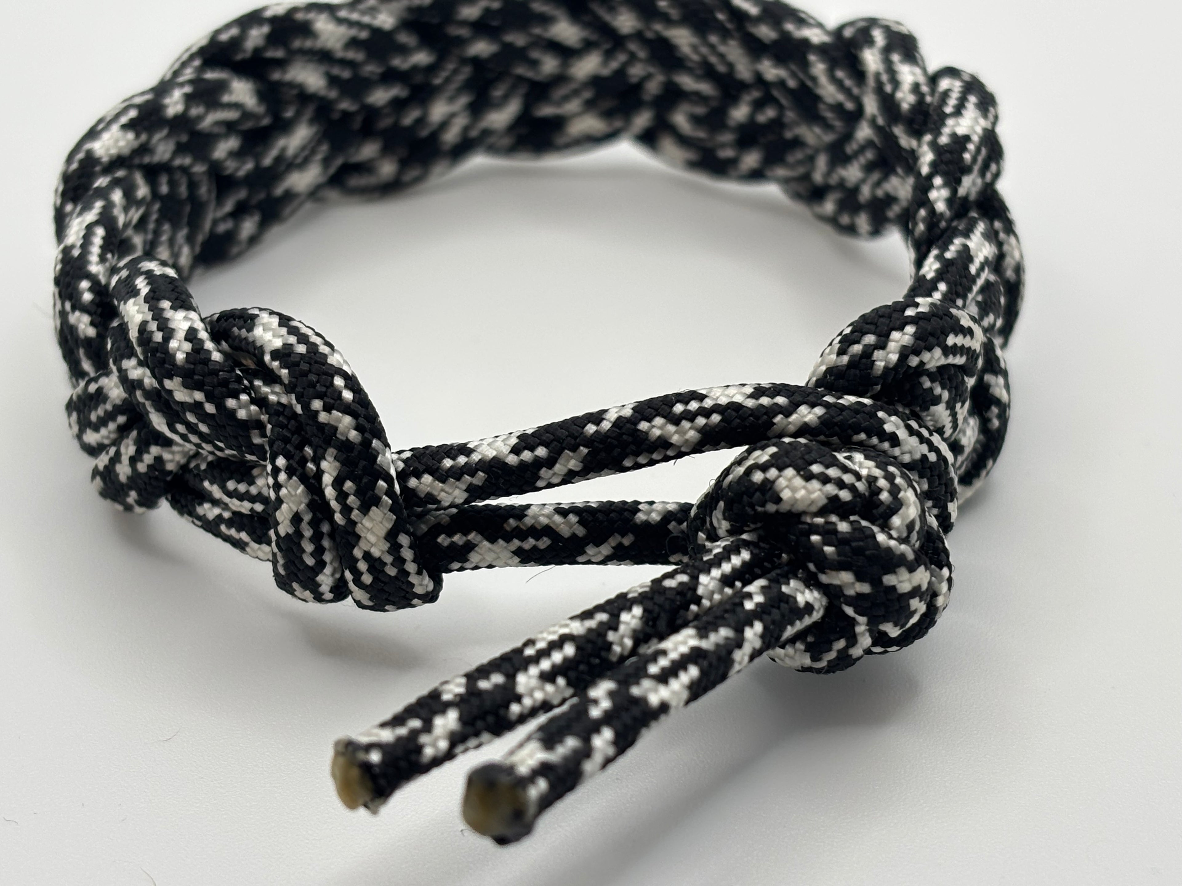 Handmade Light Double Braided Paracord Bracelet (Blk/Wht) image 1