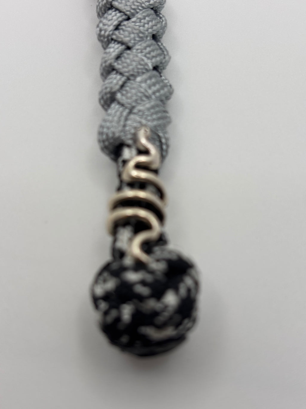 Handmade Snake Bead Paracord Keychain – Grey image 4